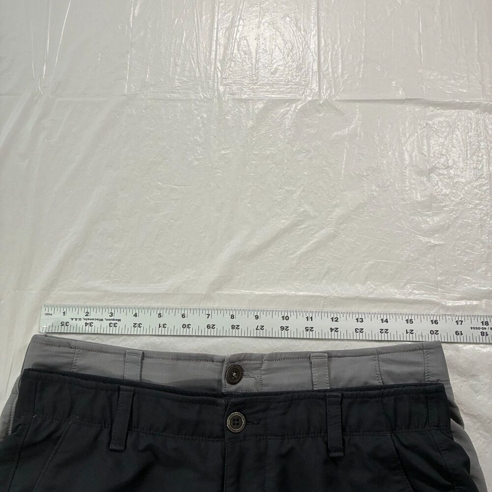 Lot of 2 Under Armour Loose HeatGear Golf shorts Black Gray 9" Inseam - Picture 6 of 7